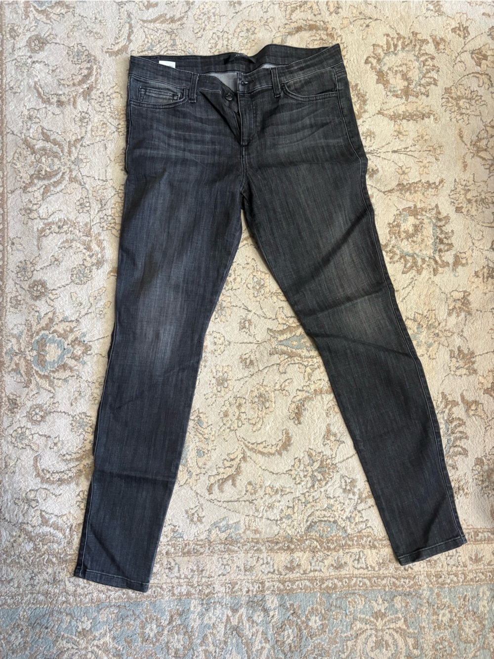 Classic Black Women's Skinny Jeans